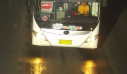 公交车视频,公交车上的生活百态